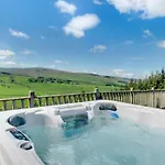 4 Bed In Oc-nb575