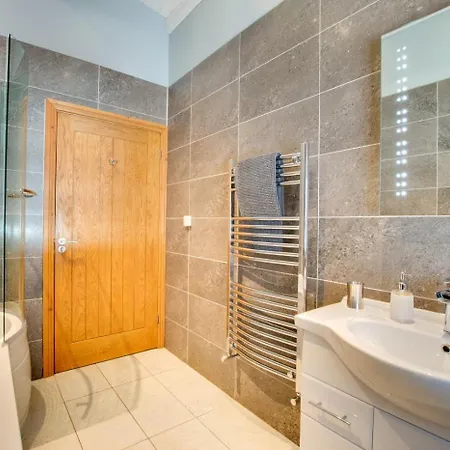 4 Bed In Oc-nb575 Domek letniskowy Alston