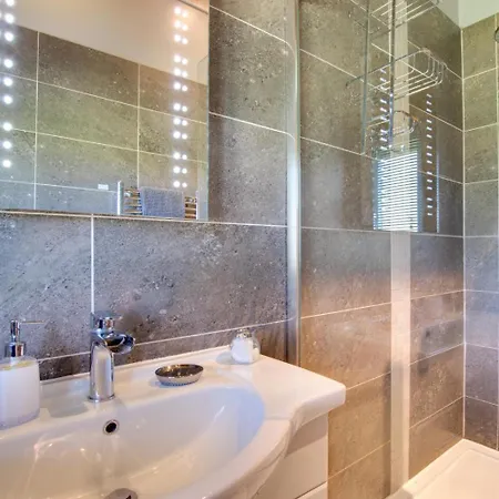 4 Bed In Oc-nb575 *